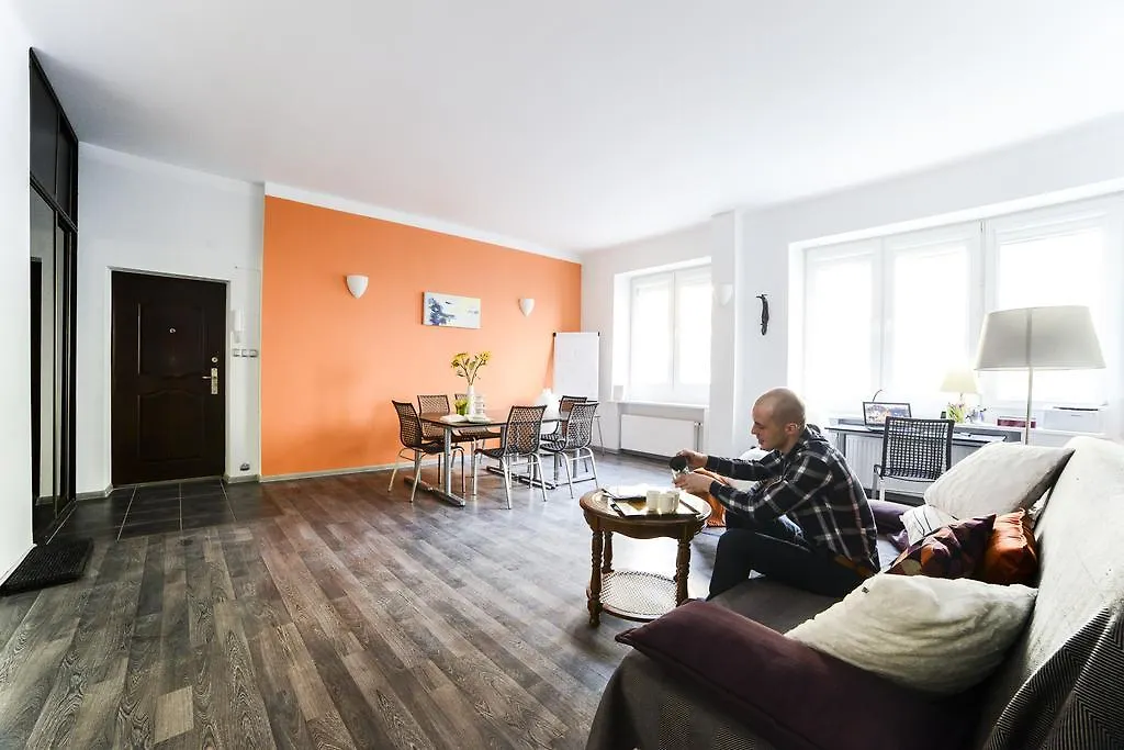 Apartment Next To Central Railway Station 바르샤바 0*,  폴란드